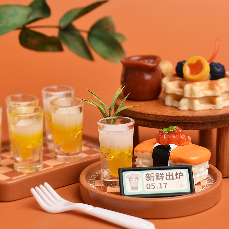 Wine Beer House - おもちゃのキッチンワインマグ、10個パックのミニチュアビールカップ、楽しいドールハウスの装飾、ごっこ遊びの小道具
