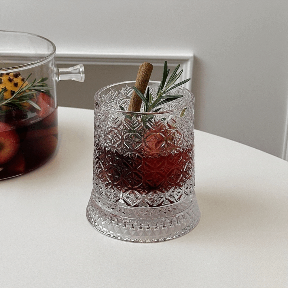 Wine To Beer To Liquor - クリエイティブな360度回転式グラスワイングラス、光るベース付き透明クリスタルレリーフリキュールカップ、厚みのあるビールカップ、パーティー用
