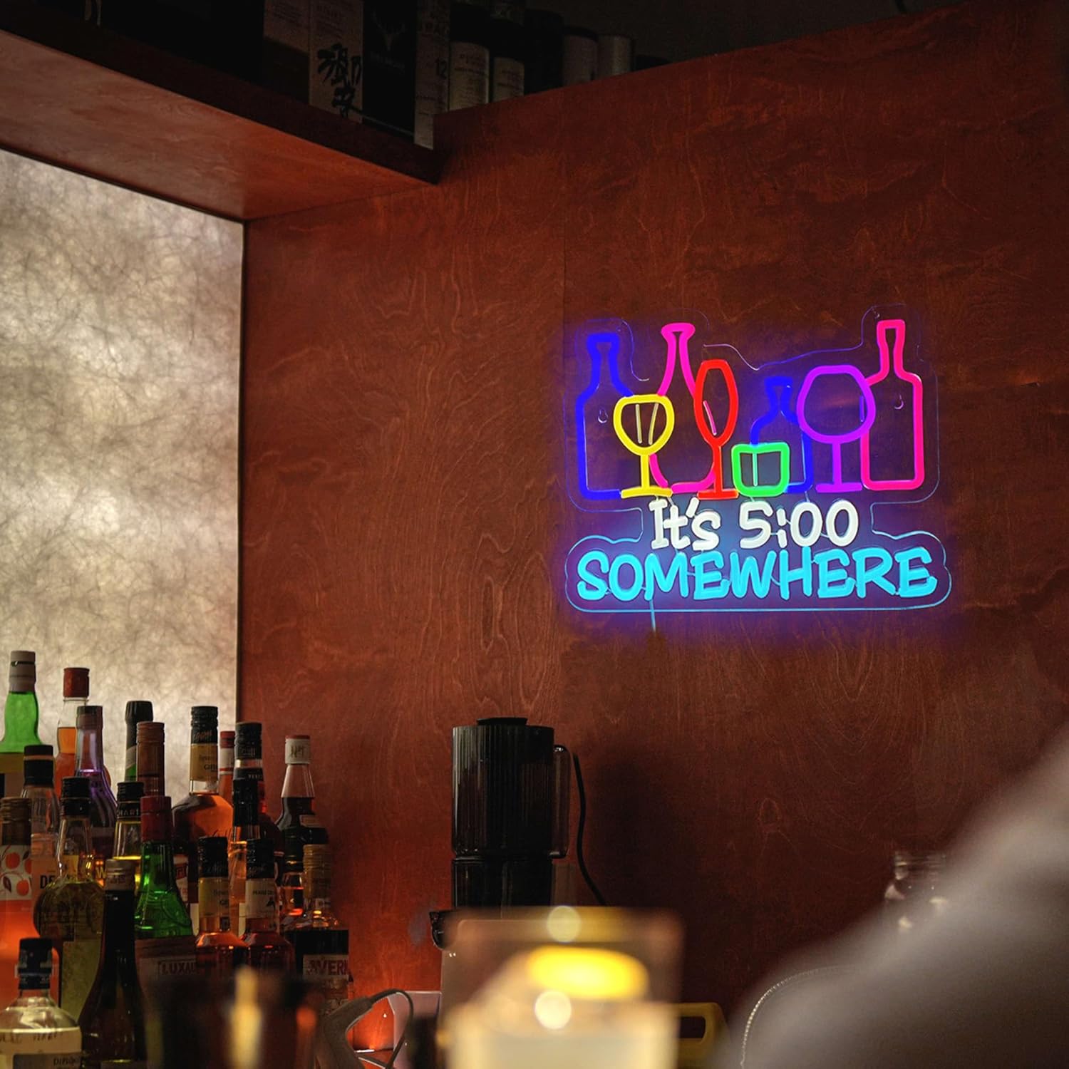 「It's 5 O'Clock Somewhere」ネオンサ - Wine Beer Photo のレビューと価格