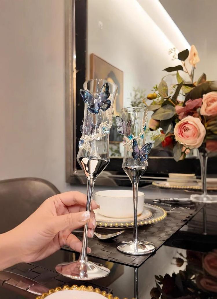 蝶の形をしたシャンパングラス、電気メッキ加工、家庭用クリスタ - Champagne Flute Pair のレビューと価格