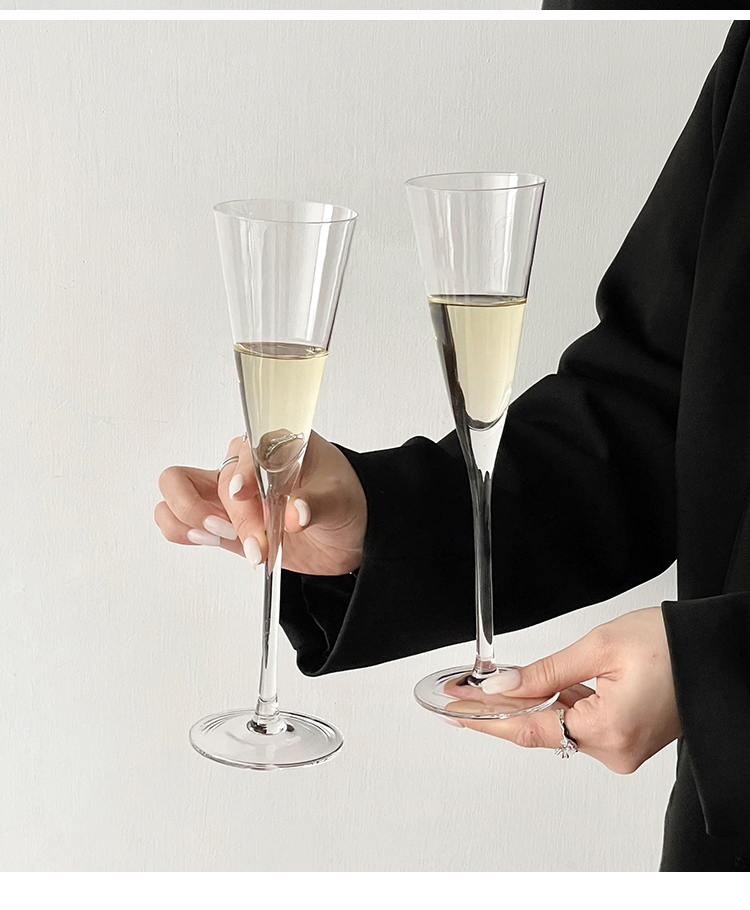 フランスのロマンチックな儀式用シャンパングラスとワイングラス - Champagne Flute Pair のレビューと価格